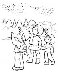Детские раскраски для девочек и мальчиков, дети провожают птиц 